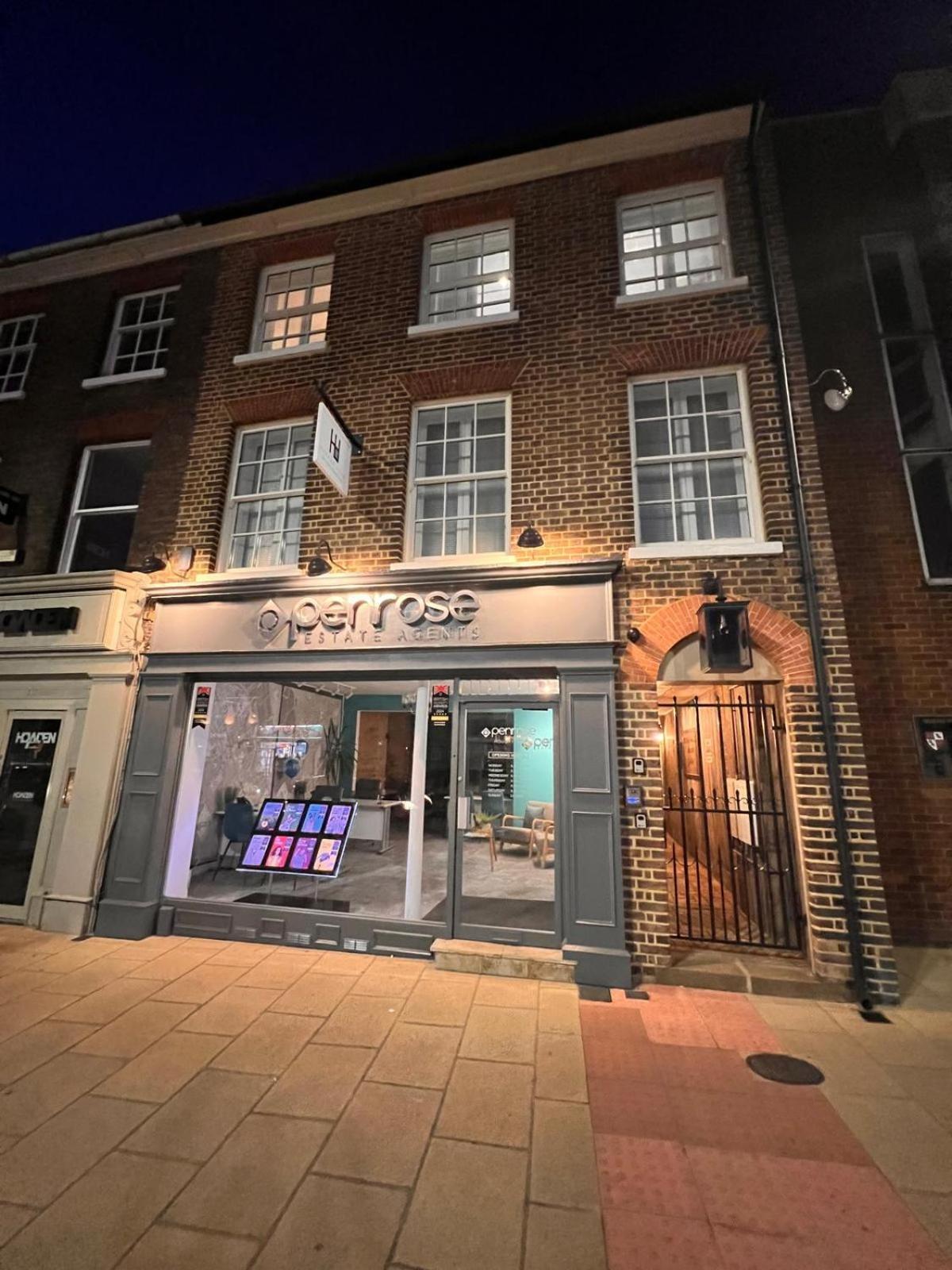 Harper Luxe Serviced Apartments Dunstable Bagian luar foto