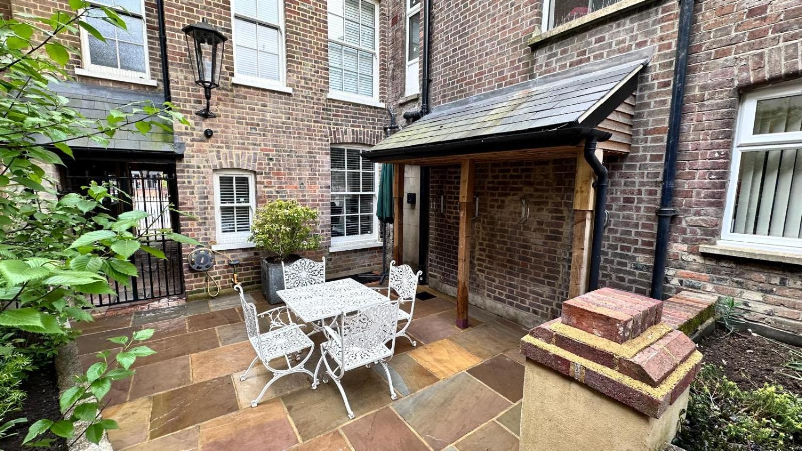 Harper Luxe Serviced Apartments Dunstable Bagian luar foto